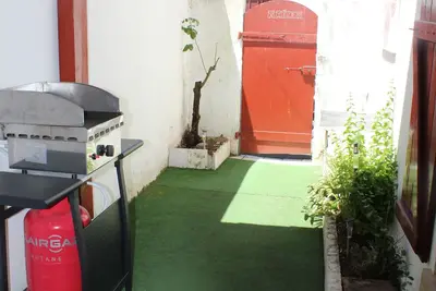 Image de Appartement classé 2* au Rdc avec patio, 2 chambres proche centre ville et plage