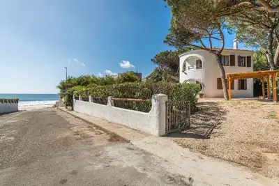Image de Maison de vacances avec vue sur la mer Ă quelques pas de la plage de Perla Marina