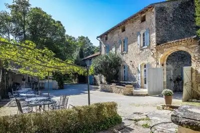 Image de Superbe mas provencal avec piscine chauffée