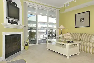 Image de Activites Journalieres Gratuites! ! ! Linge Inclus *! Oceanblock Condo! ! Piscine Sur Le Toit, solarium, centre de remise en forme,