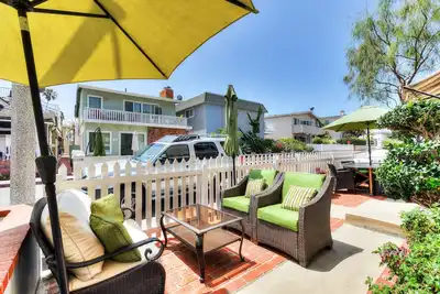 Image de Duplex récemment rénové étapes sur le sable 3bd / 3bath