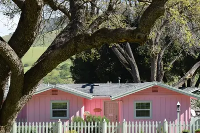Image de Cottage de charme sur 1000 acres de travail Ranch - à seulement 10 miles de Pinnacles