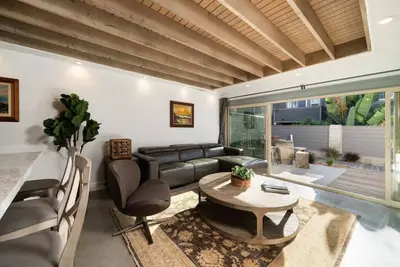 Image de Maison de designer unique faite pour les amis et la famille