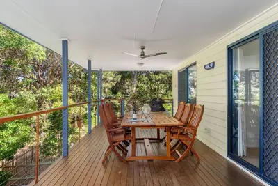 Image de 12 Ibis Court - Maison de plage surélevée avec jardins de brousse naturels et terrasses couvertes