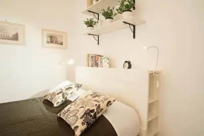 Image de Bel appartement en Centre Ville. 10 min de la gare centrale 1 min du métro.