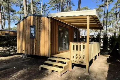 Image de Cabane en bois 2 chambres 4\/5 personnes