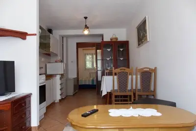 Appartement dans Malinska avec terrasse, Wifi, Machine à laver (4690-4)