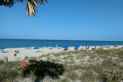 Image de Directement sur Manasota Key avec accès au golfe et à la plage privée!