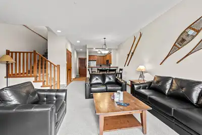 Image de Maison de ville exceptionnelle sur plusieurs niveaux avec 2 chambres et salon avec accès facile aux pistes et ascenseur à proximité