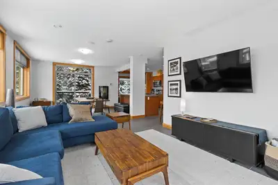 Image de Appartement moderne de 2 chambres dans le centre du village