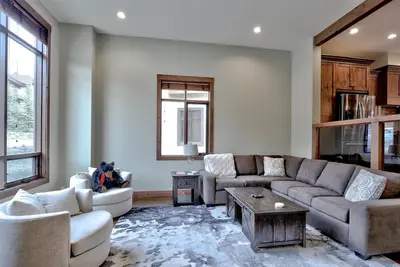 Image de Maison de ville moderne de 3 chambres avec des équipements neufs