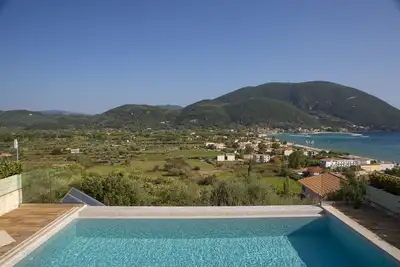 Image de Villa Ă Vasiliki Lefkada avec vue imprenable sur la mer et piscine