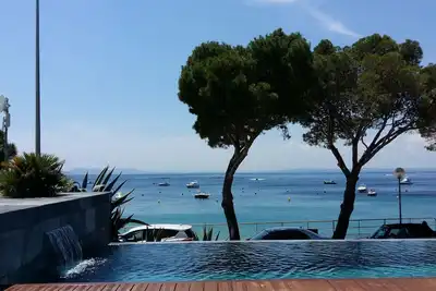 Image de Appartement luxueux en face de la plage, piscine, parking et vues spectaculaires