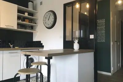 Image de Appartement 3 chambres entre plage et vieux port, avec parking.