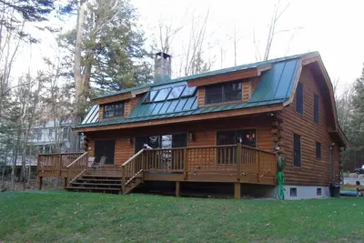 Image de Thompson Lake 3 Bedroom 2 Bath Waterfront Home