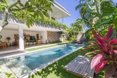 Seminyak Oasis - 3br Villa