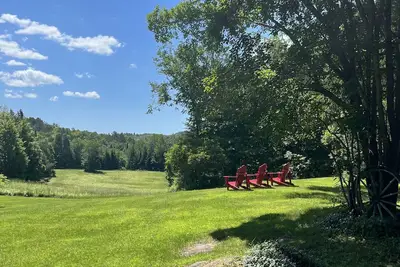 La grange - Un lieu de rassemblement, 80 acres en bordure du parc de la Gatineau
