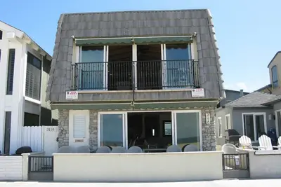 Image de Newport Beach House- Oceanfront - 4 chambres - unité supérieure - Le meilleur emplacement! ! !