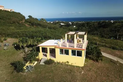 Image de Magnifique chalet pour les vues 2 w / océan, terrasse sur le toit, wi-fi, et Ac