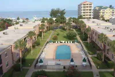 Image de Plaisir d'automne, soyez Heureux! - Condo immaculé, fabuleuse Piscine, super plage, super valeur