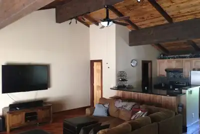 Image de Modern Deluxe 4 Bd / 3. Condo 5 Ba, Ă distance de marche des commerces et restaurants