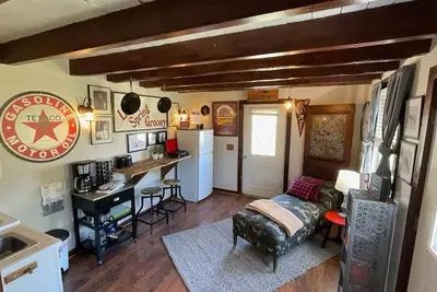 Image de Confortable, à quelques minutes du centre-ville de Harrisonburg, accès à la rivière Hburg Tiny house!