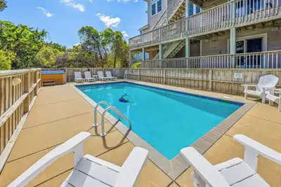 Image de Joliment meublé Oceanview Home w / ascenseur, piscine, bain à remous, salle de jeux, chien-friendly