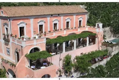 Image de Villa avec vue sur la piscine et Positano, villa Positano avec piscine, villa à louer sur la côte d'Amalfi, Grande villa avec vue sur la Positan