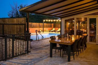 Image de Maison de vacances Sibenik pour 1 - 12 personnes avec 5 chambres à coucher - Domicile de vacance de