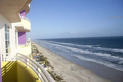 Image de Du 13 au 17 février 2020, chambre avec vue sur l'océan @ Wyndham Ocean Walk Resort