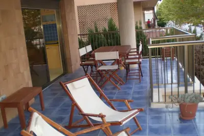 Image de Appartement de luxe Wifi près de la plage avec terrasse de 30m, climatisation