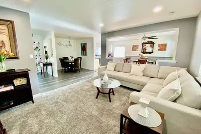 Image de Maison bien rénovée à Sparks, Nv (Reno \/ Tahoe Area)