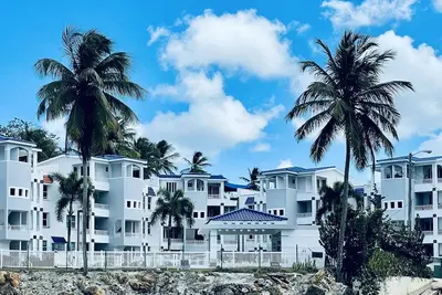 Image de Minutes de Penthouse Beach Rock Beachfront de Rincon et excellent surf