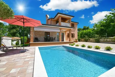 Image de Maison de vacances Poreč pour 1 - 6 personnes avec 3 chambres à coucher - Maison de vacances