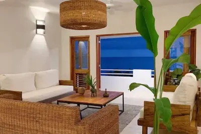 Image de Oceanfront Ecoluxe Haven 3 chambres à Treasure Beach Jamaïque