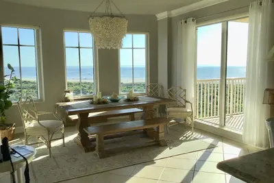 Image de Condo de luxe avec des vues fabuleuses et des tarifs abordables.