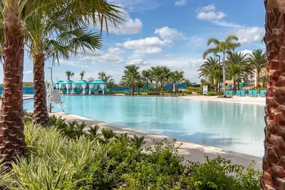 Image de Surf à gauche: 4 Br \/ 4 Ba à Kissimmee, pour 10 personnes