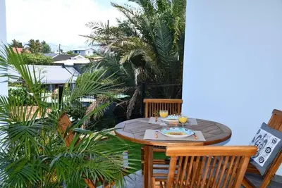 Image de Ylang Ylang, studio de charme - piscine et parking