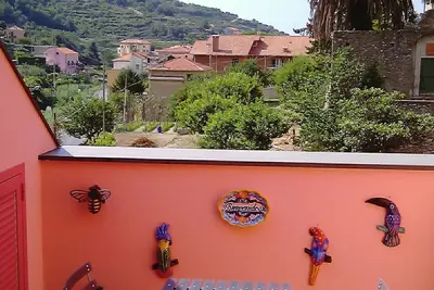 Image de Charmant appartement mansardé avec terrasse dans un immeuble ancien de 1850 restauré
