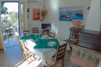 Image de Appartement confortable avec jardin à 1 km de la mer.