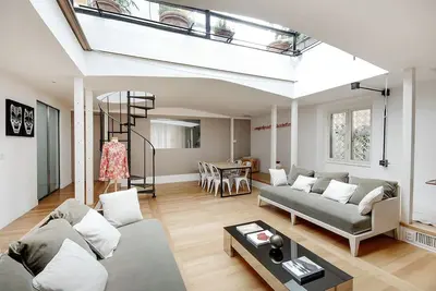 Image de Penthouse avec lucarne et terrasse