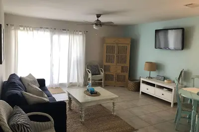 Image de Condo sur le toit 1br | Bordereaux de bateau gratuits | Bord de l'eau