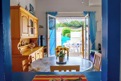 Image de Charmante Petite Maison de Vacances dans Résidence avec Piscine