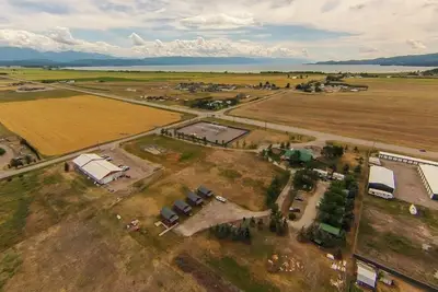 Image de Somers \/ Kalispell Cabine Loft Nest Ă une chambre pour location Ă court ou Ă long terme