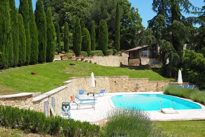 Image de Glicine, chalet romantique avec terrasse, sur les hauteurs de San Gimignano
