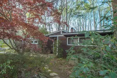 Image de Sequoia: Un chalet de luxe créé par Black Mountain College