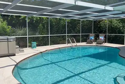 Image de 99 $ nuit, maison de bungalow privé avec piscine. 3 min de la plage de Bonita