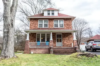 Image de Charmante maison de 3 chambres à Saugerties avec cuisine mise à jour et 2 salles de bains mises à jour