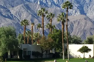 Image de ENTIÈREMENT RÉNOVÉ. Nouvelle liste. Condo 2 Bdrm 2 Bath dans Desert Princess
