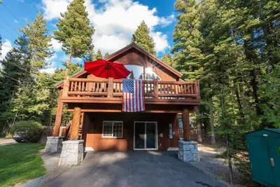 Image de Grande maison familiale pour profiter de la beauté de la côte ouest!